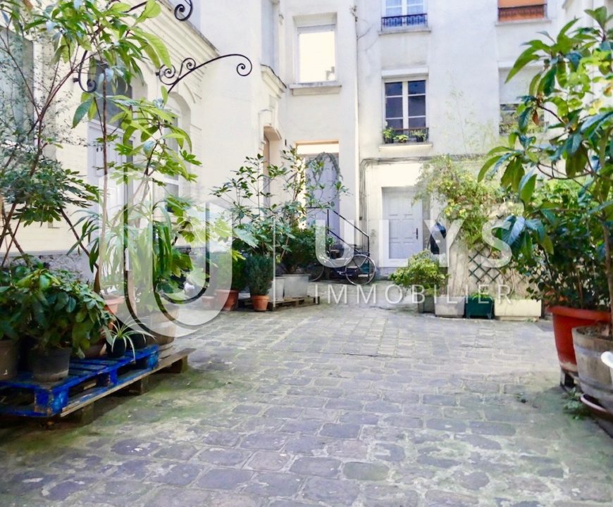 Marcadet-Poissonnière – Triplex 153 m² d’Architecte, jardinet