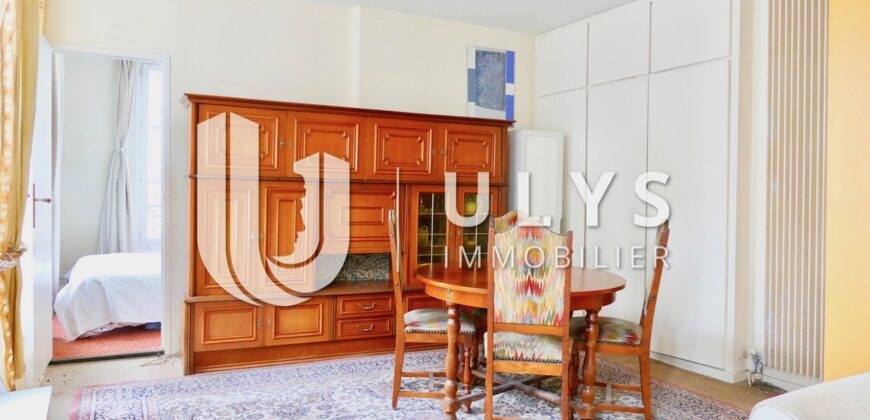 Louvre-Rivoli, Appartement 2 Pièces 42 m², à Rénover