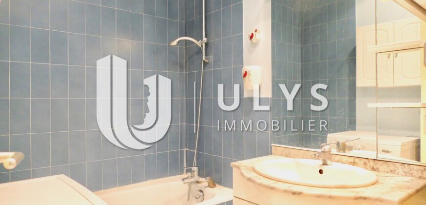 Louvre-Rivoli, Appartement 2 Pièces 42 m², à Rénover