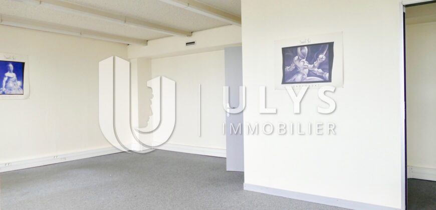 Plateau entier de bureaux 900 m² – Boissy-St-Léger (94470)