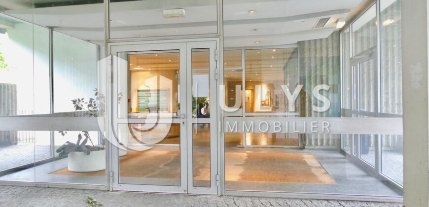 Plateau entier de bureaux 900 m² – Boissy-St-Léger (94470)