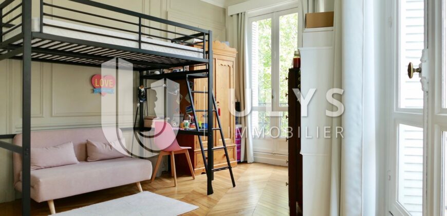 Friedland – Appartement 6 Pièces, 142 m² Haussmannien
