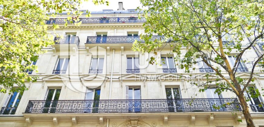 Friedland – Appartement 6 Pièces, 142 m² Haussmannien