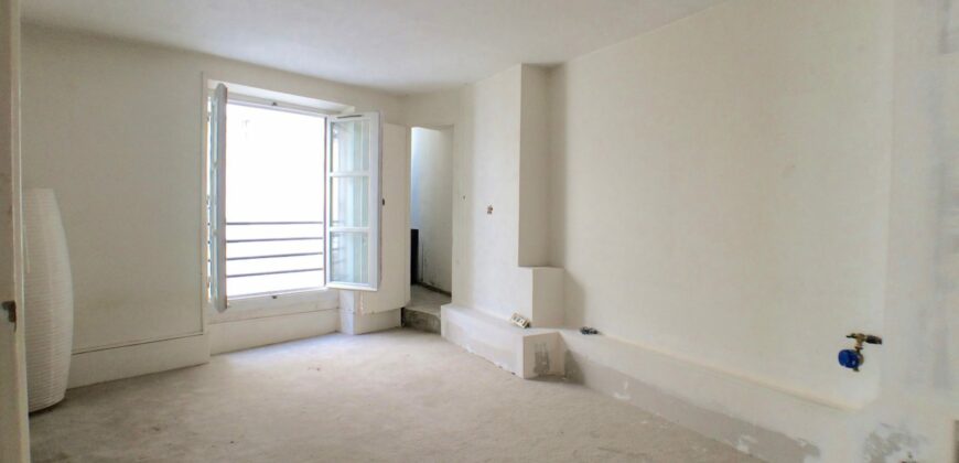 Hôtel de Ville – Appartement 2 Pièces, à Rénover