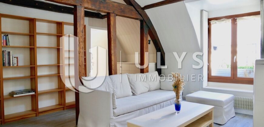 Saint André des Arts, Appartement Vide, 3 Pièces 75 m²