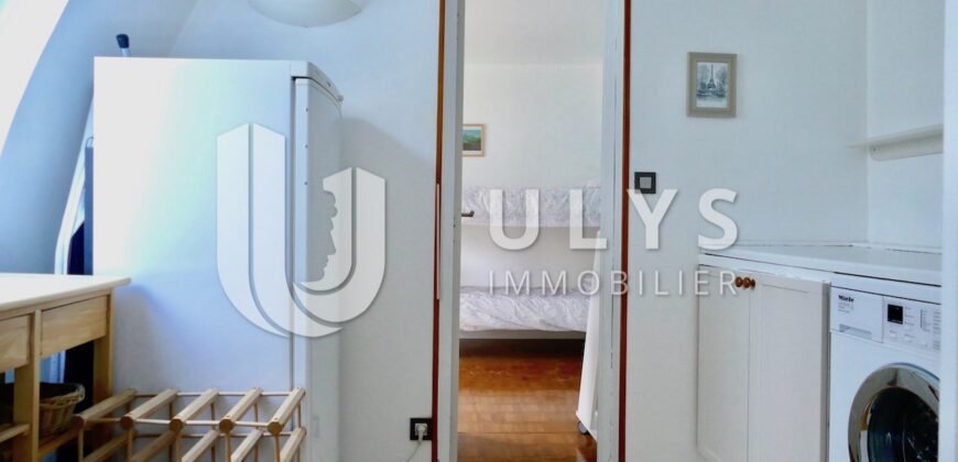 Saint André des Arts, Appartement Vide, 3 Pièces 75 m²