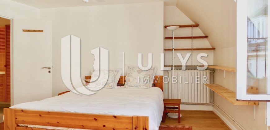 Saint André des Arts, Appartement Vide, 3 Pièces 75 m²