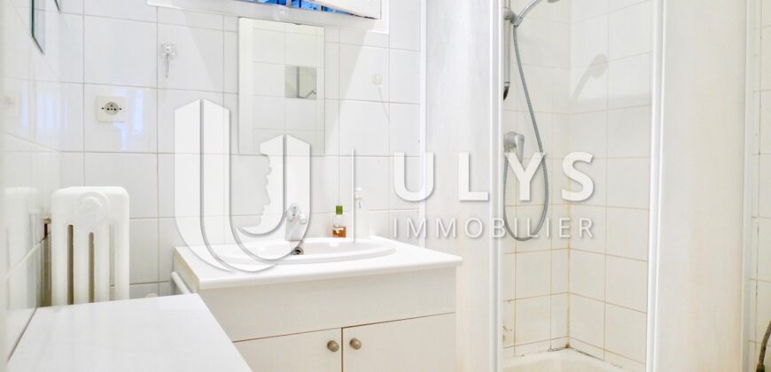 Rue d’Amsterdam, Studio Meublé, 31 m²