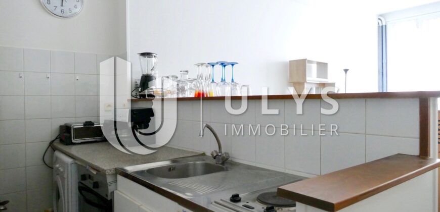 Rue d’Amsterdam, Studio Meublé, 31 m²