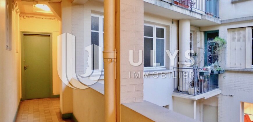 Rue d’Amsterdam, Studio Meublé, 31 m²
