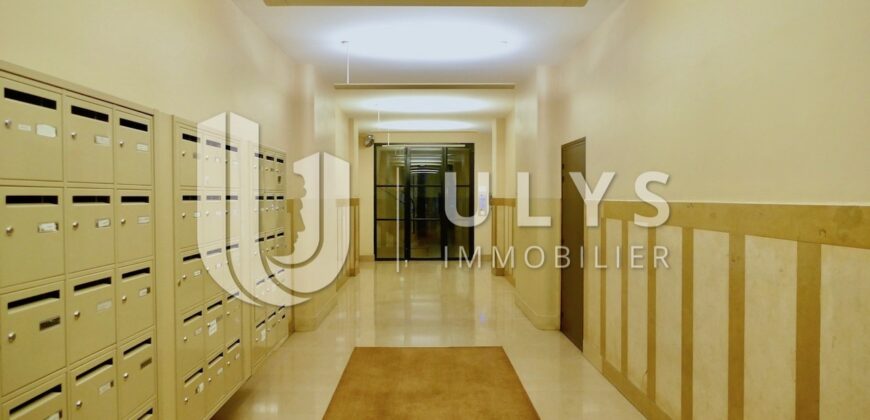 Rue d’Amsterdam, Studio Meublé, 31 m²