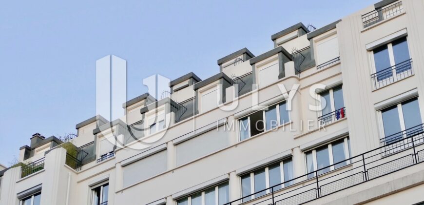 Rue d’Amsterdam, Studio Meublé, 31 m²