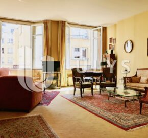 Victor Hugo, Appartement 2-3 Pièces 80 m², à Rénover