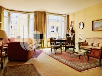 Victor Hugo, Appartement 2-3 Pièces 80 m², à Rénover