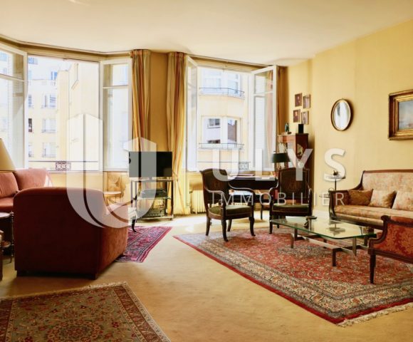 Victor Hugo, Appartement 2-3 Pièces 80 m², à Rénover