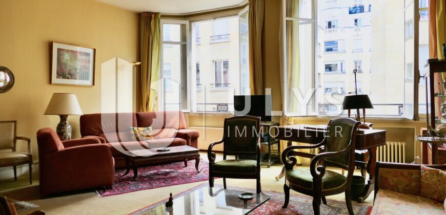 Victor Hugo, Appartement 2-3 Pièces 80 m², à Rénover