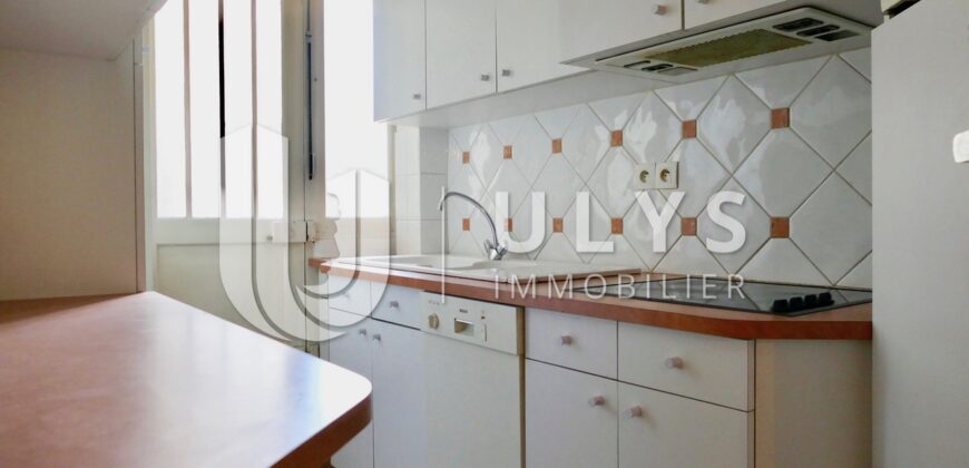 Victor Hugo, Appartement 2-3 Pièces 80 m², à Rénover