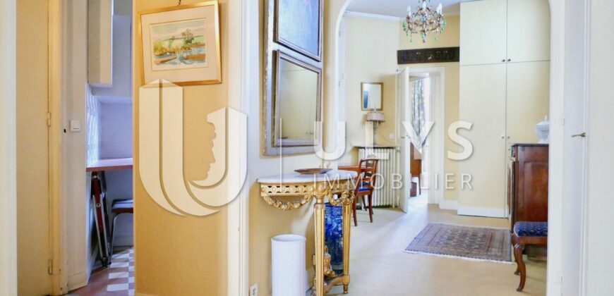 Victor Hugo, Appartement 2-3 Pièces 80 m², à Rénover