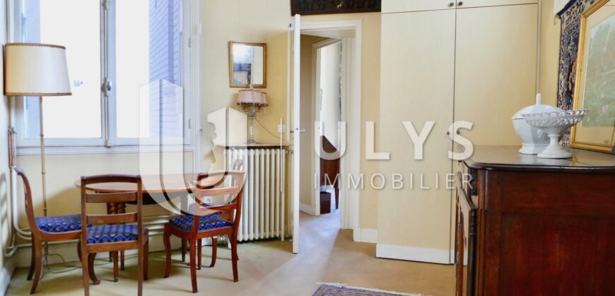 Victor Hugo, Appartement 2-3 Pièces 80 m², à Rénover
