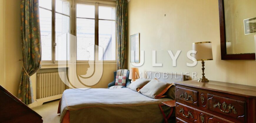 Victor Hugo, Appartement 2-3 Pièces 80 m², à Rénover