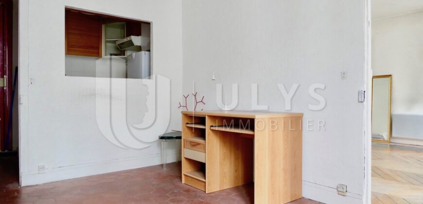 Montorgueil, Appartement 2 Pièces 38 m², à Rénover