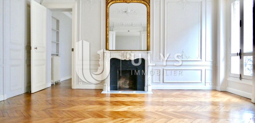 Monceau / Courcelles – 5 Pièces, 3 Chambres de 123 m²