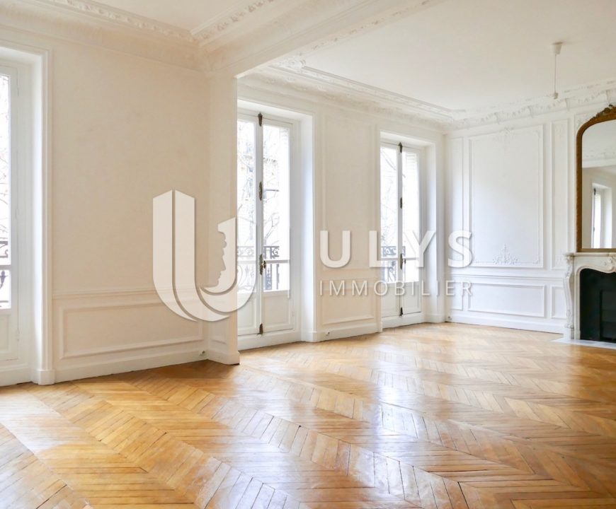 Monceau / Courcelles – 5 Pièces, 3 Chambres de 140 m²