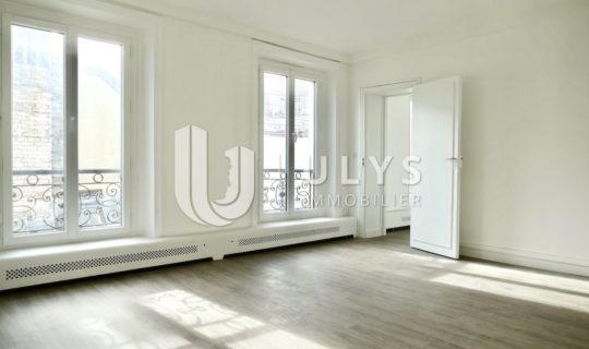 Opéra – Appartement 3/4 Pièces, Sud, à aménager Opéra – Appartement 3/4 Pièces, Sud, à aménager