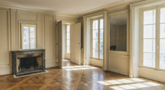 Versailles – Appartement Familial 7 Pièces [ Déficit Foncier / Malraux]