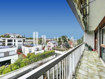 Meudon / Bellevue – Appartement 4/5 Pièces avec balcon, à Rénover