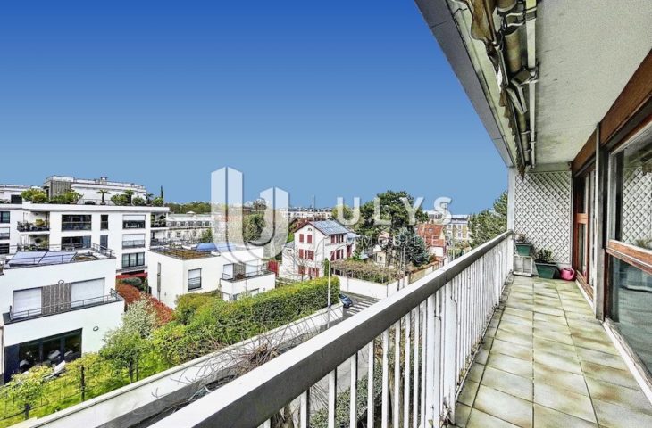 Meudon / Bellevue – Appartement 4/5 Pièces avec balcon, à Rénover