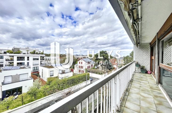 Meudon / Bellevue – Appartement 4/5 Pièces avec balcon, à Rénover