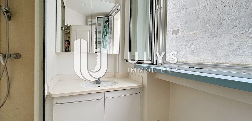Maubert-Mutualité – Studio 29 m², à Rafraichir