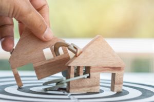 La servitude en immobilier est un droit réel aux implications fortes pour son propriétaire