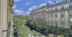 Place Victor Hugo – Élégant Appartement 7/8 Pièces, à Rénover