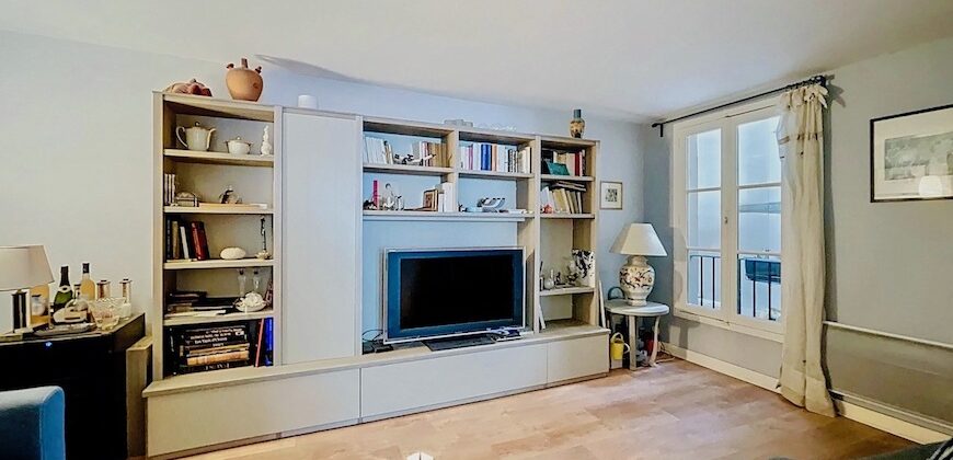 Hotel de Ville – Triplex 5 Pièces 106 m² à Rafraichir