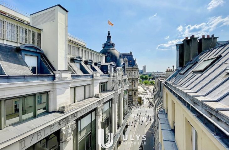 Hotel de Ville – Triplex 5 Pièces 106 m² à Rafraichir