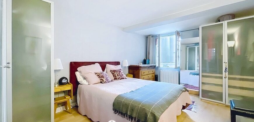 Hotel de Ville – Triplex 5 Pièces 106 m² à Rafraichir