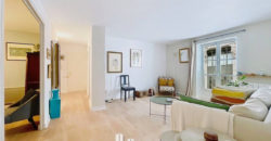 Hotel de Ville – Triplex 5 Pièces 106 m² à Rafraichir