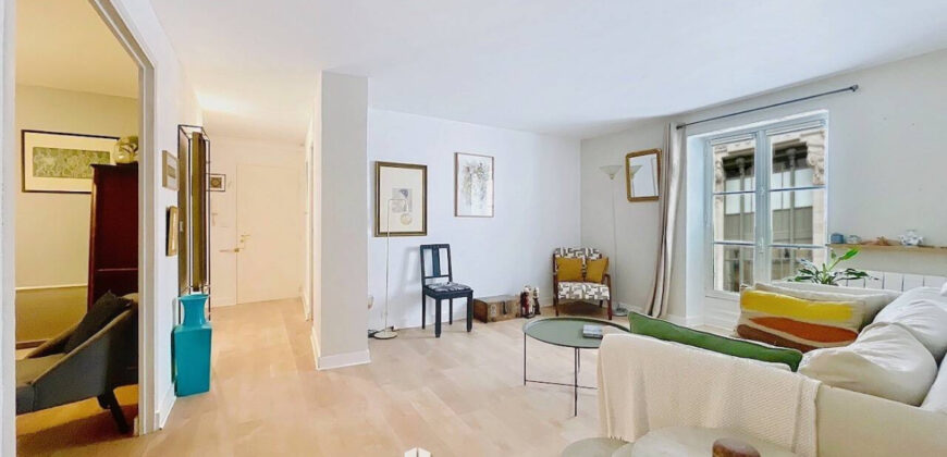 Hotel de Ville – Triplex 5 Pièces 106 m² à Rafraichir