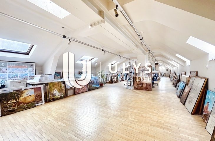 Châtelet – Bureau 15 Pièces 395 m² à Rénover