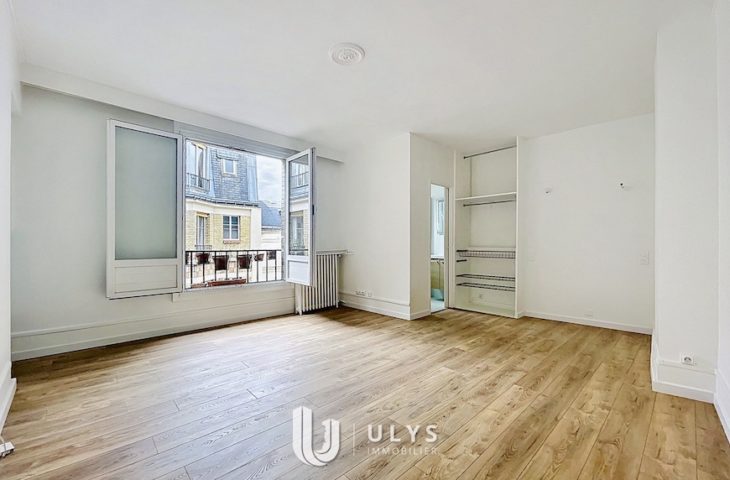 Martyrs – Studio Vide 31 m² rénové