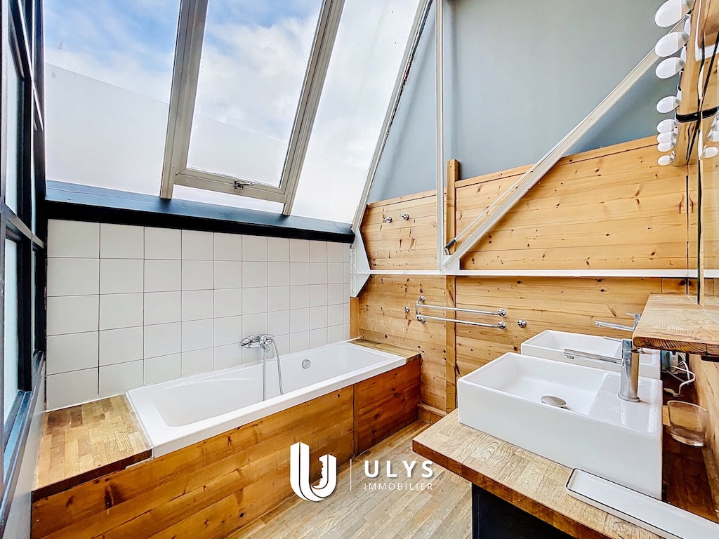 Charonne – Splendide Loft 134 m² avec verrières zénithales