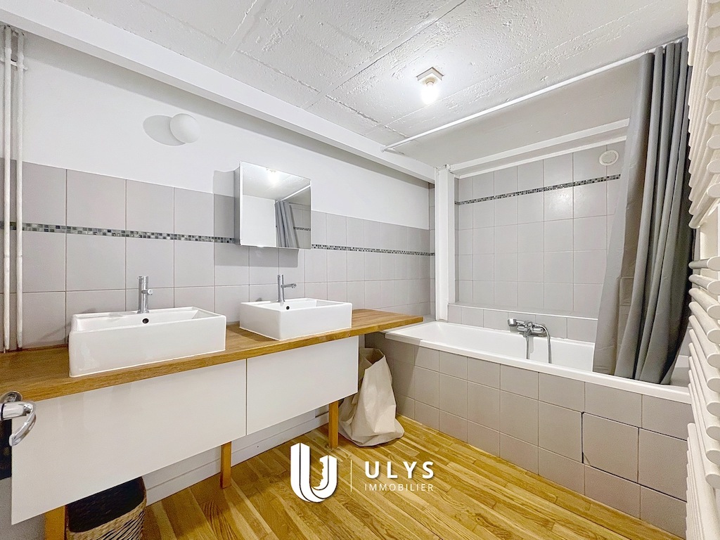 Charonne – Splendide Loft 134 m² avec verrières zénithales