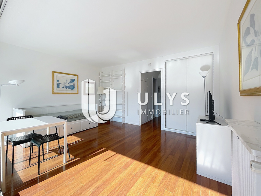 Porte de Versailles – Studio 25 m² avec balcon 6 m²