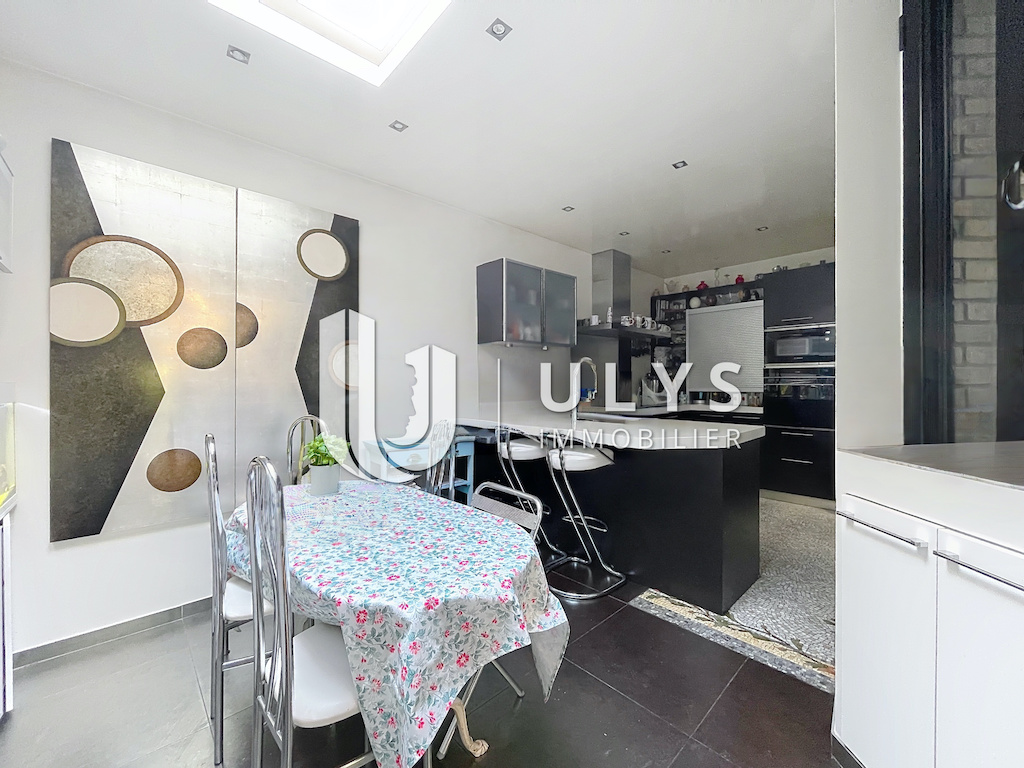 Protégé : Saint-Mandé – Maison de ville 7 Pièces 216 m²