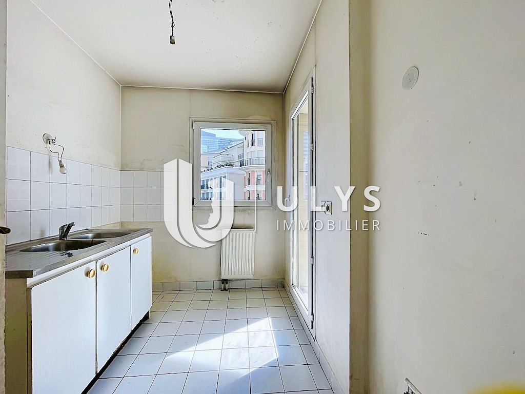 Faubourg de l’Arche – Appartement 2 Pièces avec Balcon