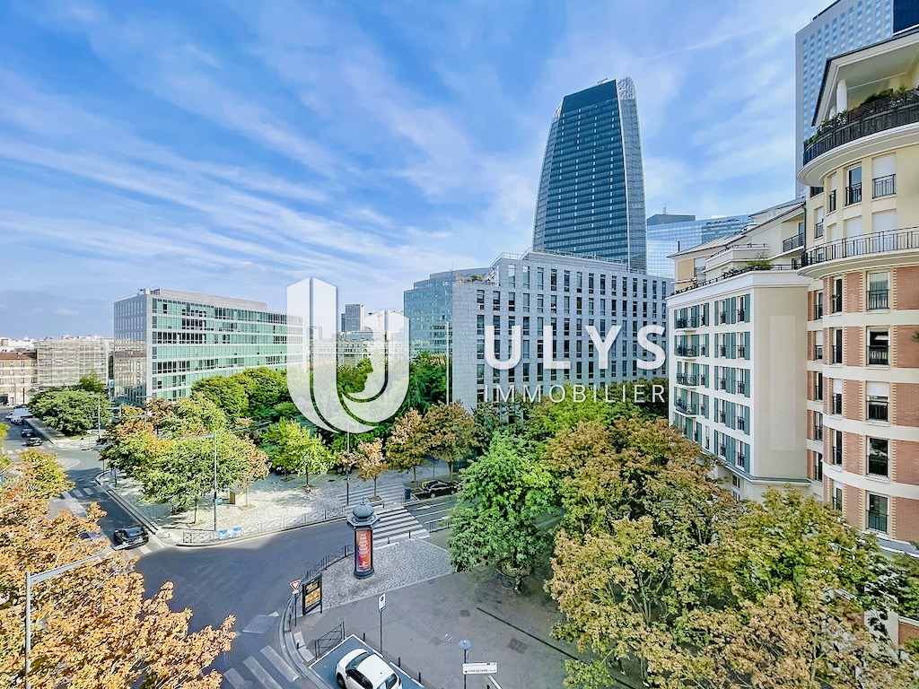Faubourg de l’Arche – Appartement 2 Pièces avec Balcon